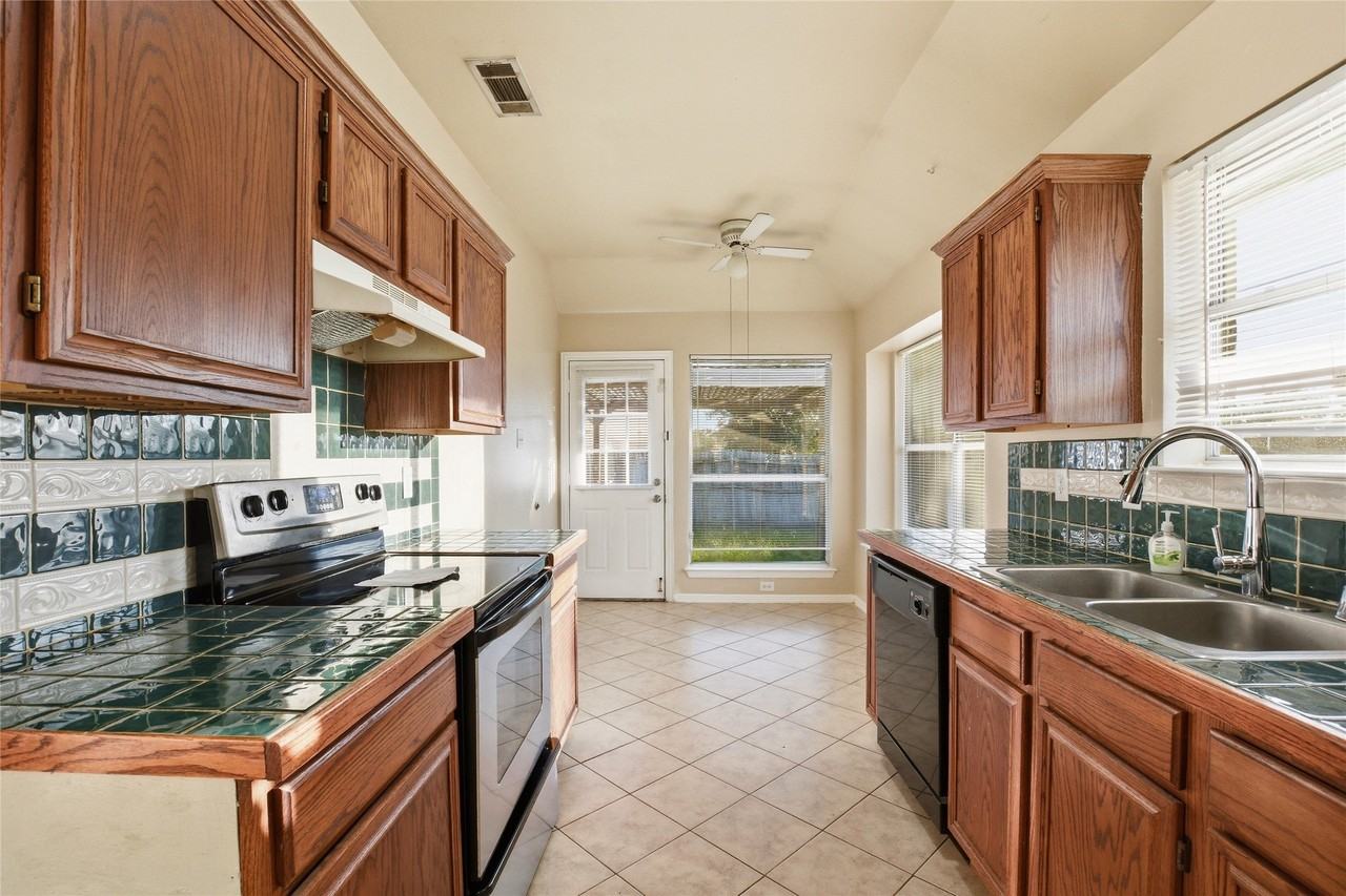 5418 Cypress Dr - Photo 5 of 16
