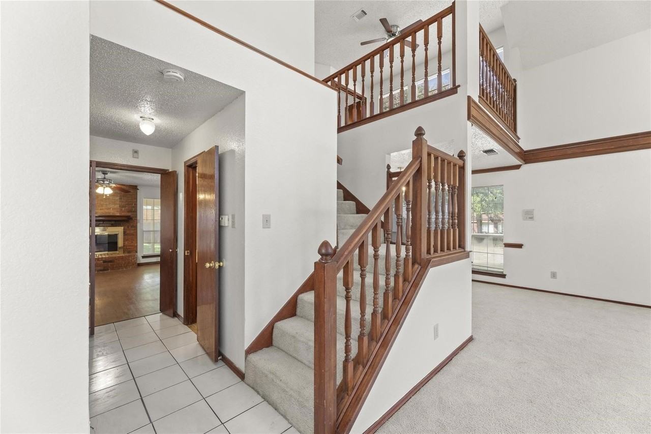1423 Holveck Dr - Photo 6 of 29
