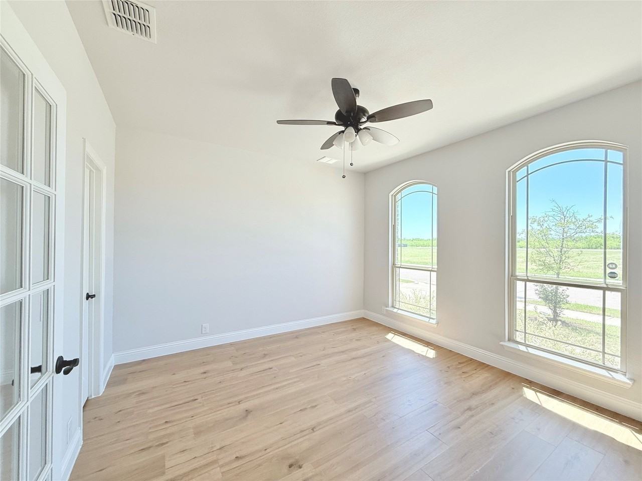 4011 Three Forks Rd - Photo 5 of 40