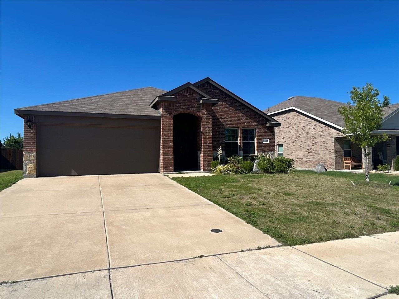 3417 Sweetwater Way - Photo 2 of 12