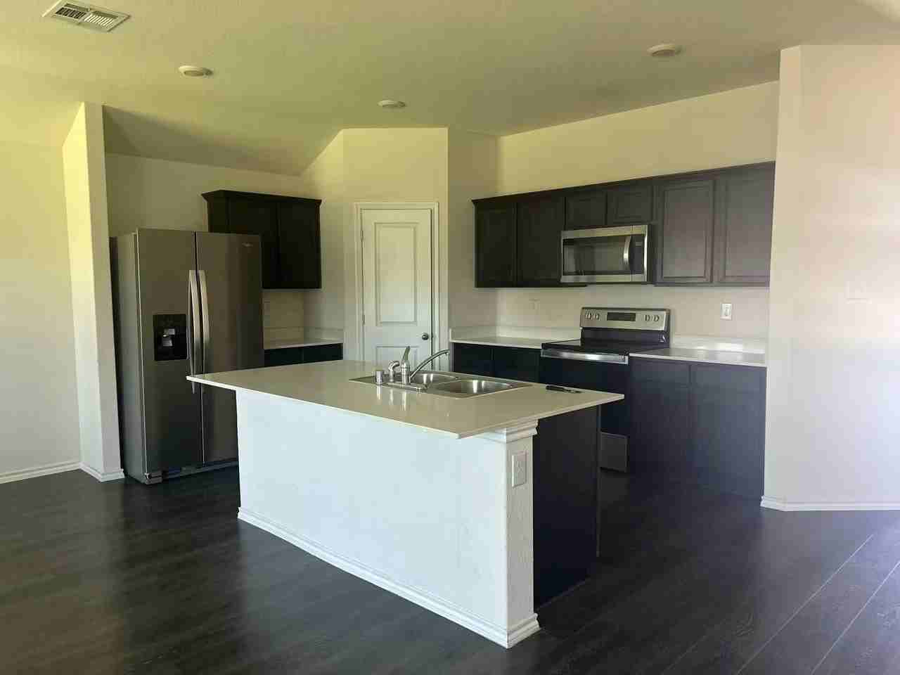 3417 Sweetwater Way - Photo 4 of 12