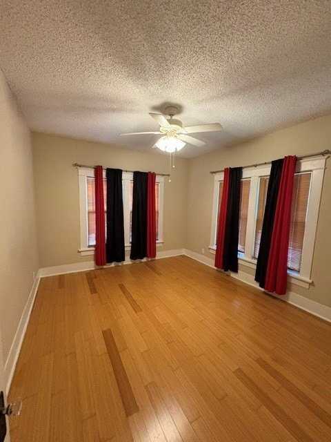 1018 Portland Ave - Photo 5 of 12
