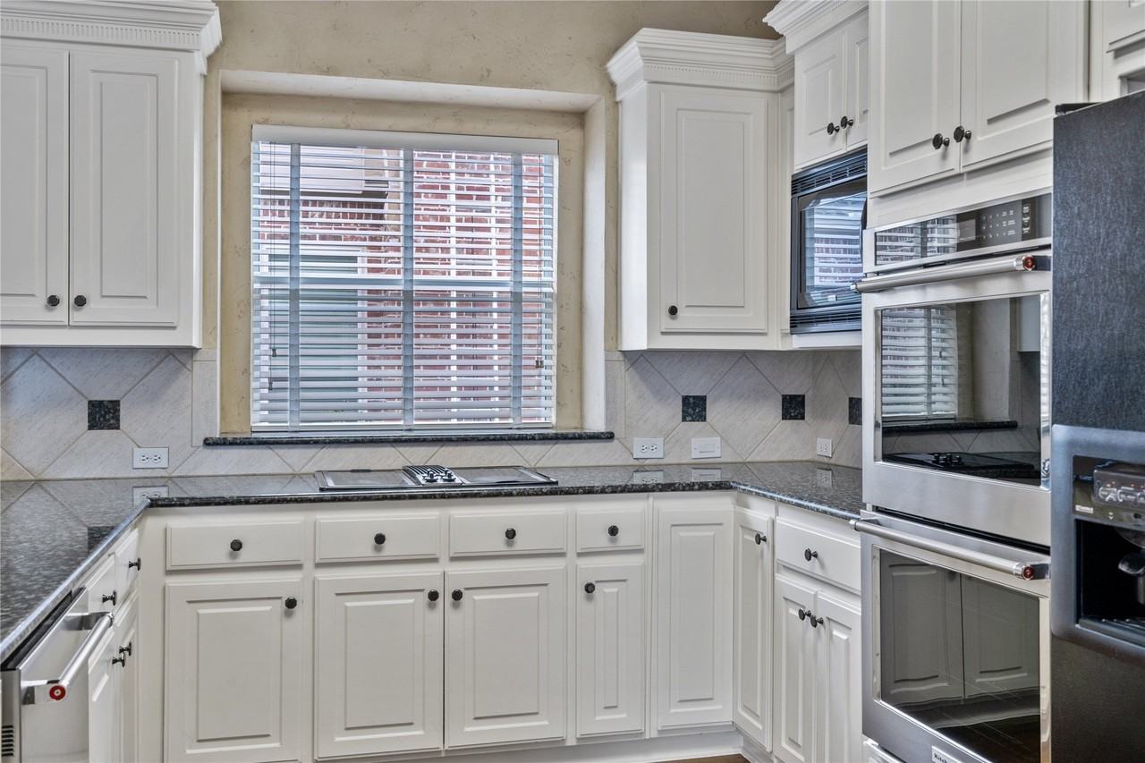 3705 Country Oak Ct - Photo 7 of 27