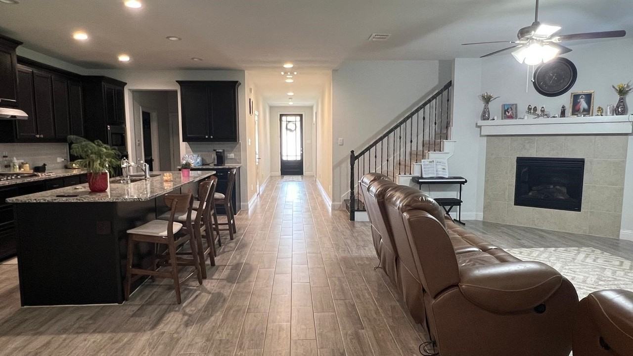 11012 Silver Falls Ct - Photo 5 of 32