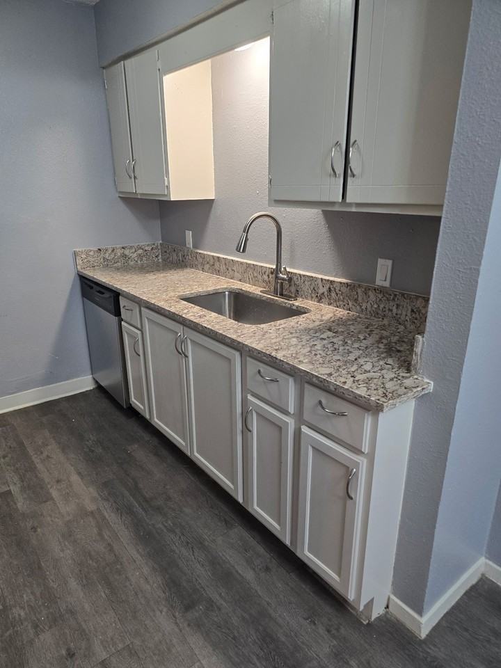 60 W Washington St #204 - Photo 4 of 7