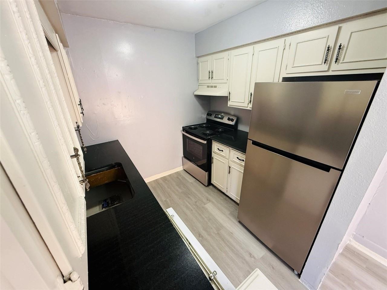 60 W Washington St #111 - Photo 2 of 10