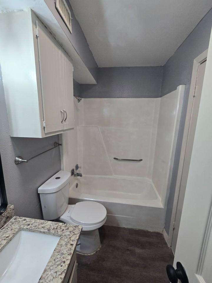 60 W Washington St #111 - Photo 5 of 10