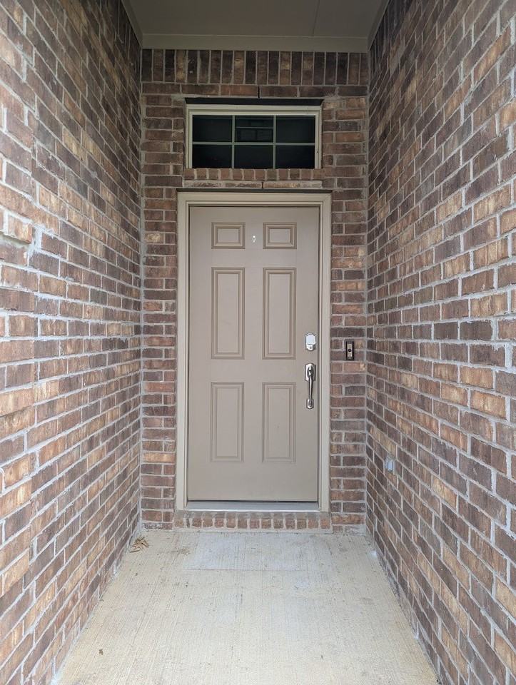 1740 Alamandine Ave - Photo 2 of 24