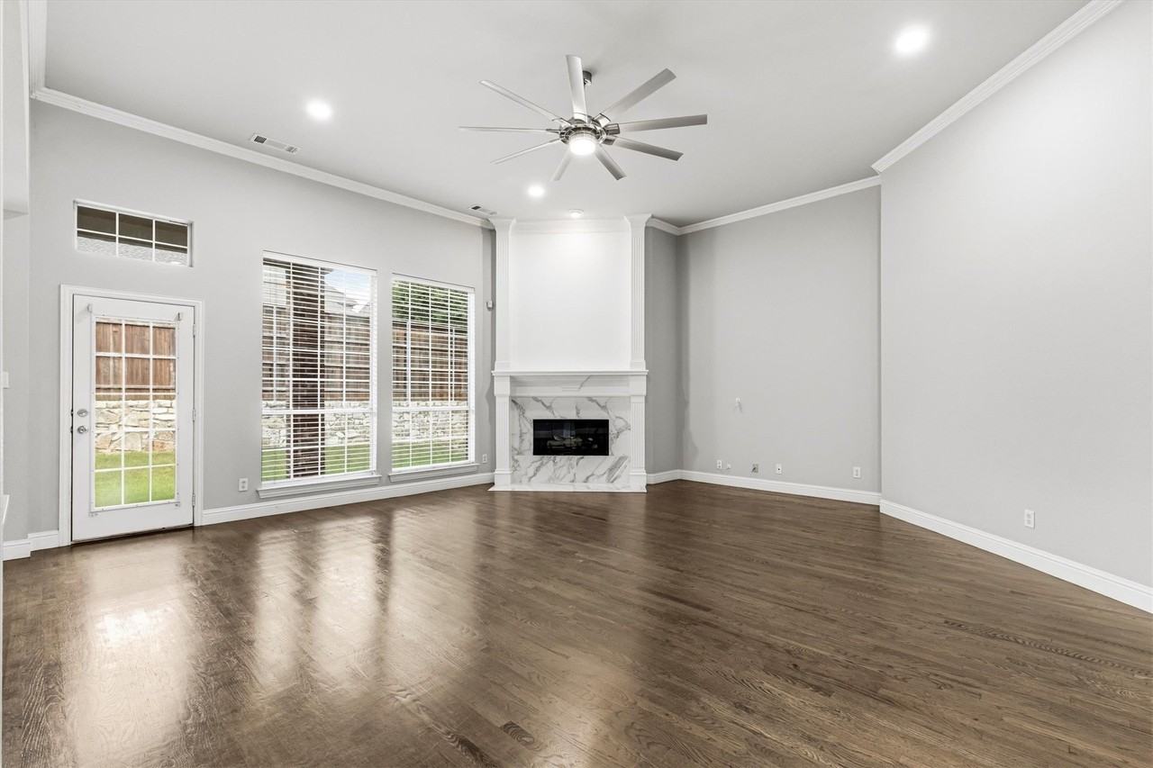 1811 Saint Johns Ave - Photo 4 of 36