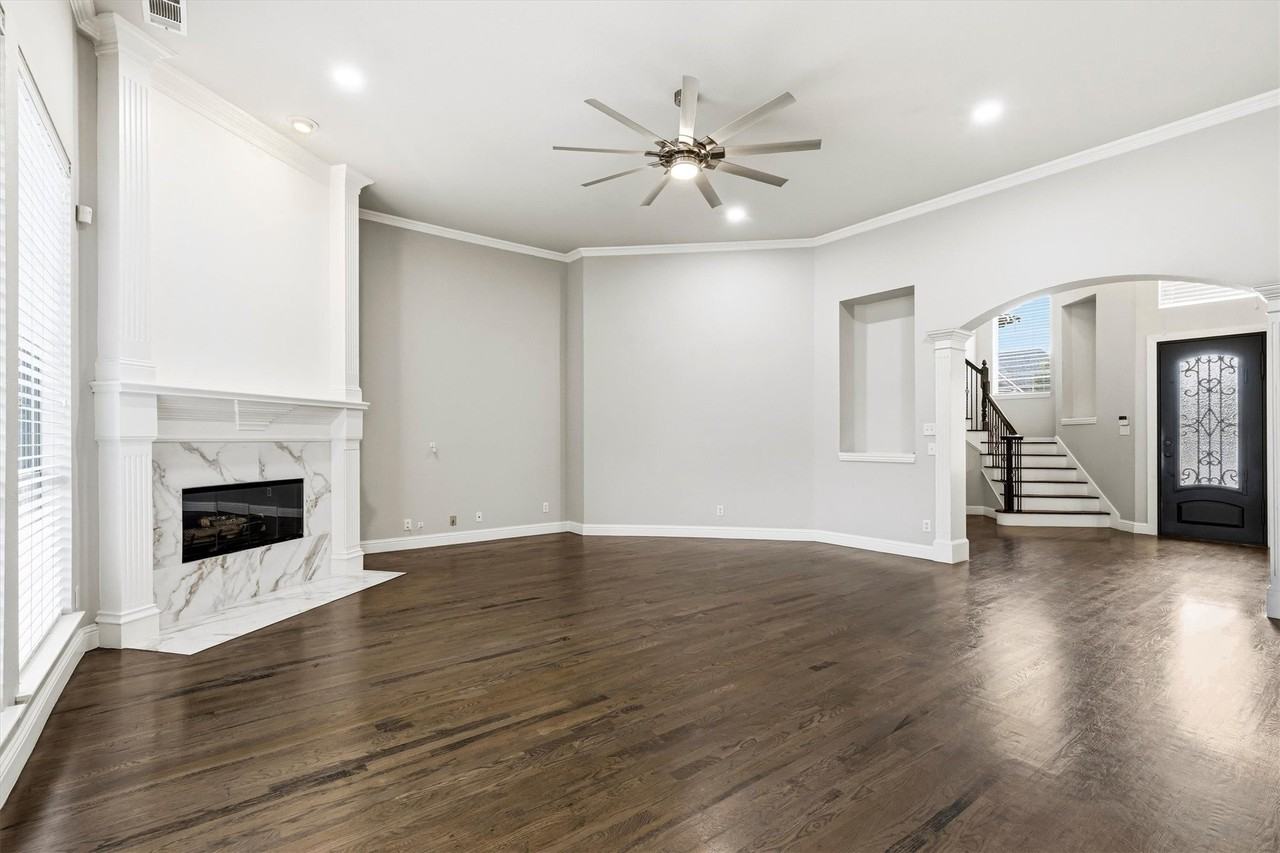 1811 Saint Johns Ave - Photo 5 of 36