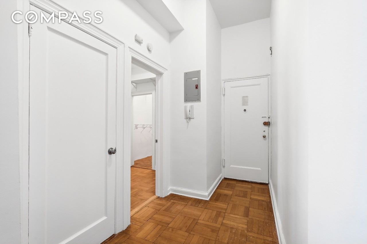 159-00 Riverside Dr W #1K70 - Photo 5 of 14