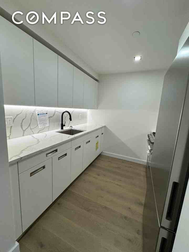 618 Avenue H #2C - Photo 2 of 15