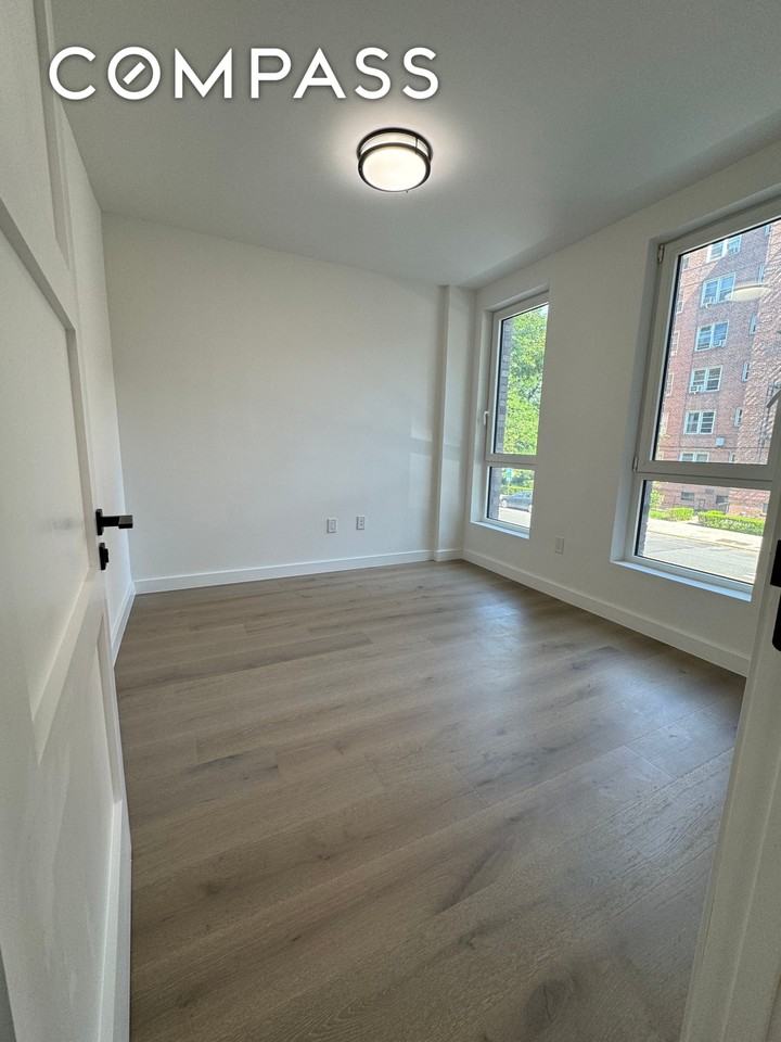 618 Avenue H #2C - Photo 5 of 15