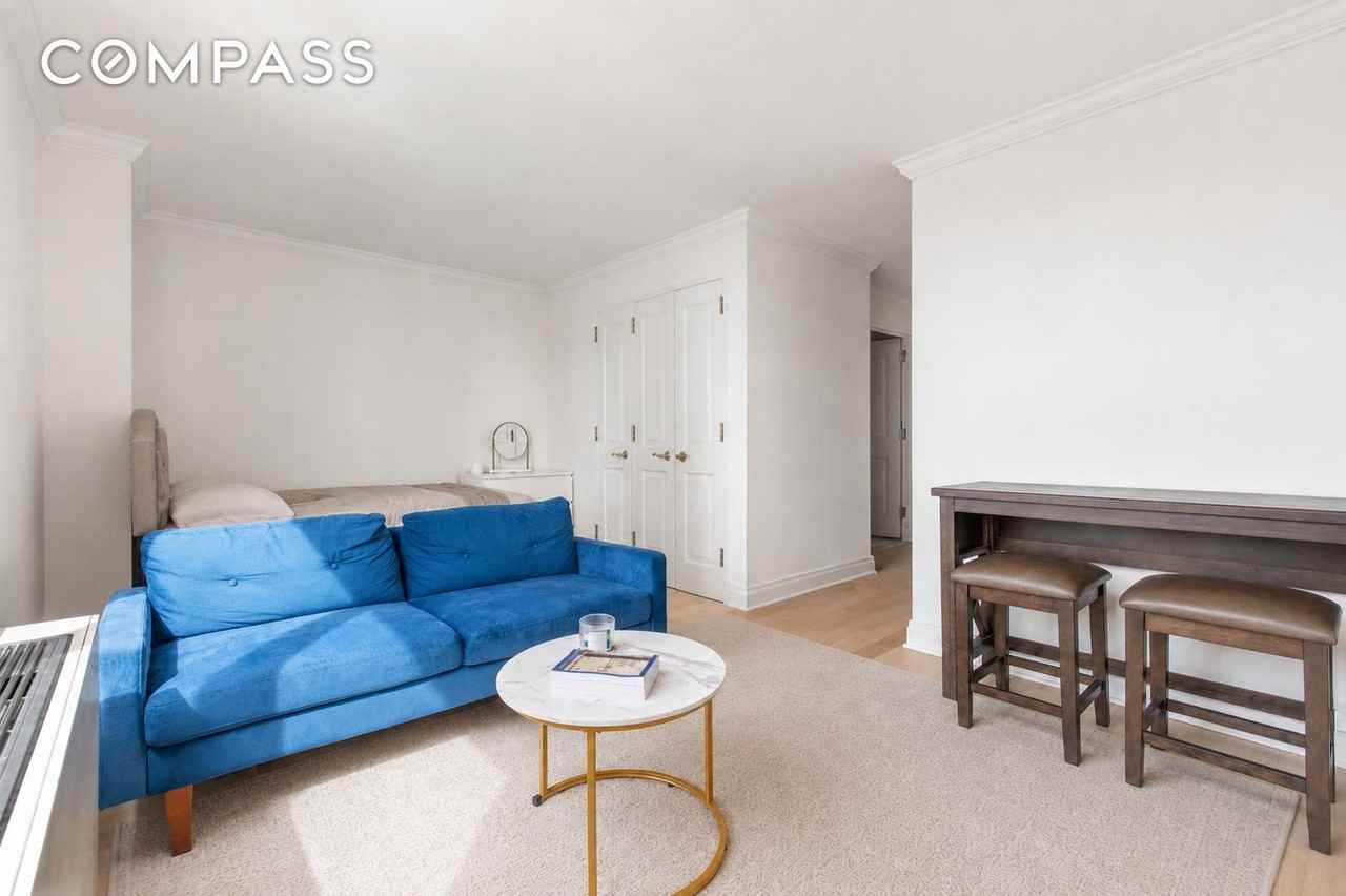 400 E 90th St #20C - Photo 3 of 7
