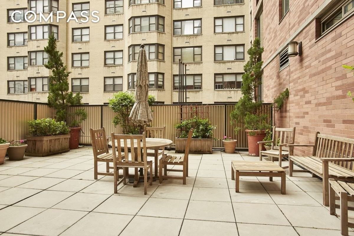 400 E 90th St #20C - Photo 6 of 7