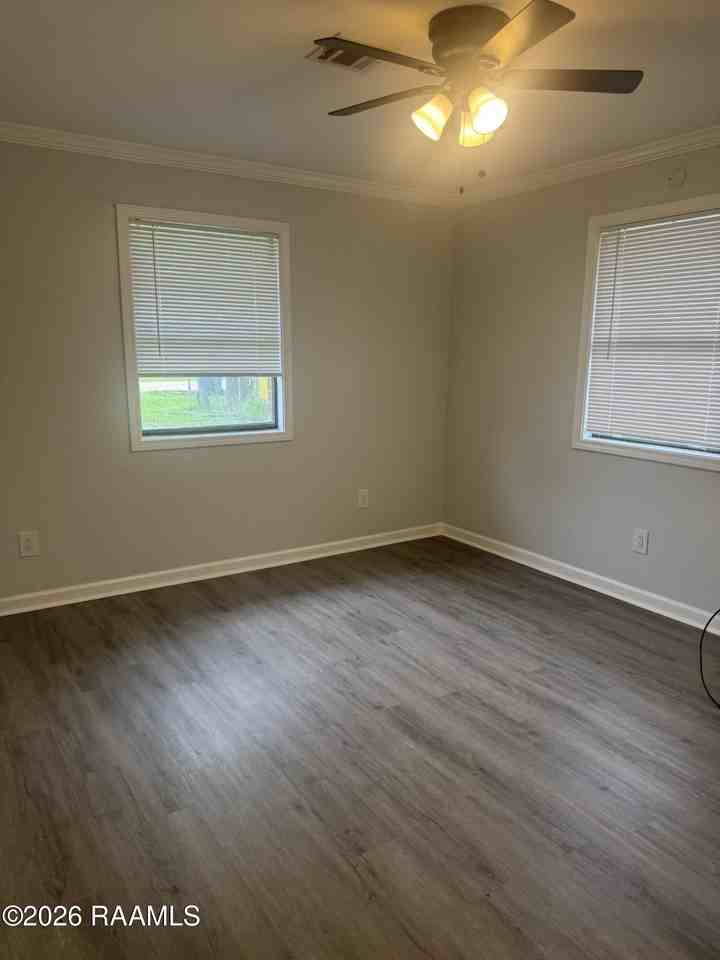 113 Raceway St - Photo 3 of 7