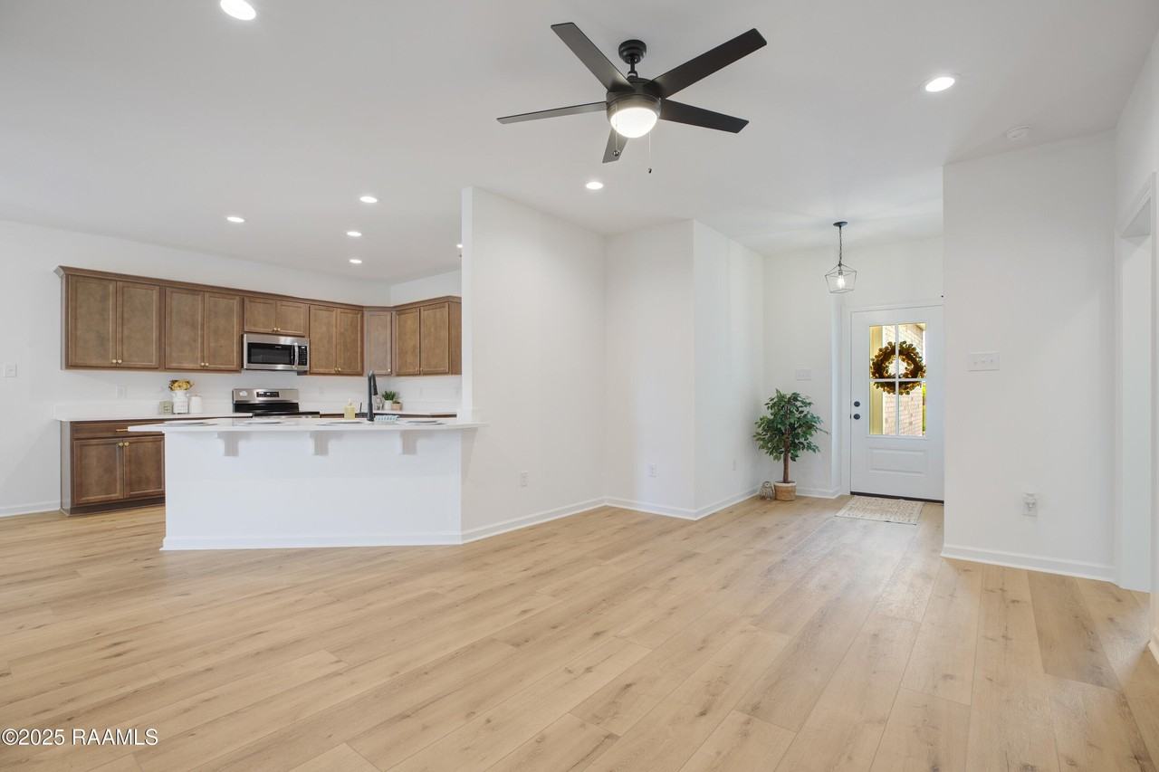209 Tatum Ln - Photo 6 of 25