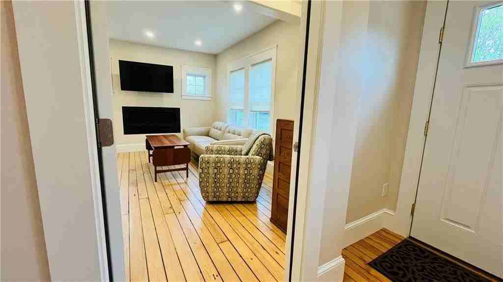 35 Memorial Blvd #1 - Photo 2 of 31