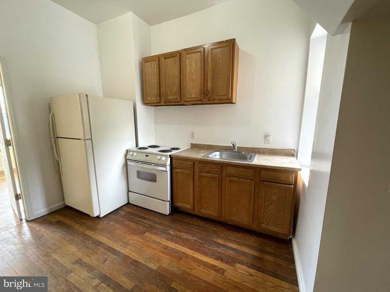 1021 N Caroline St #2 - Photo 5 of 24