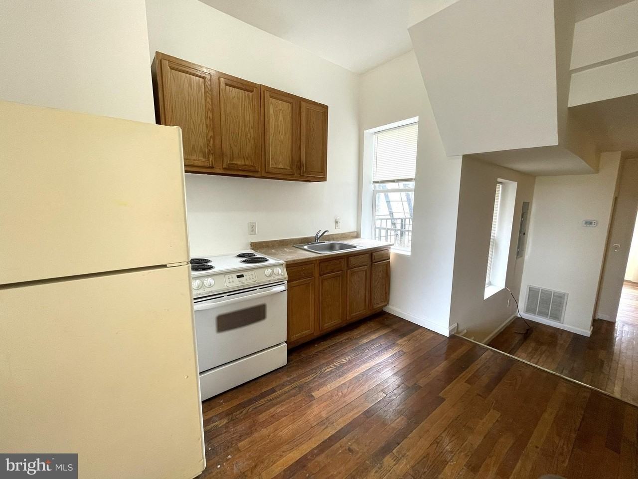 1021 N Caroline St #2 - Photo 7 of 24