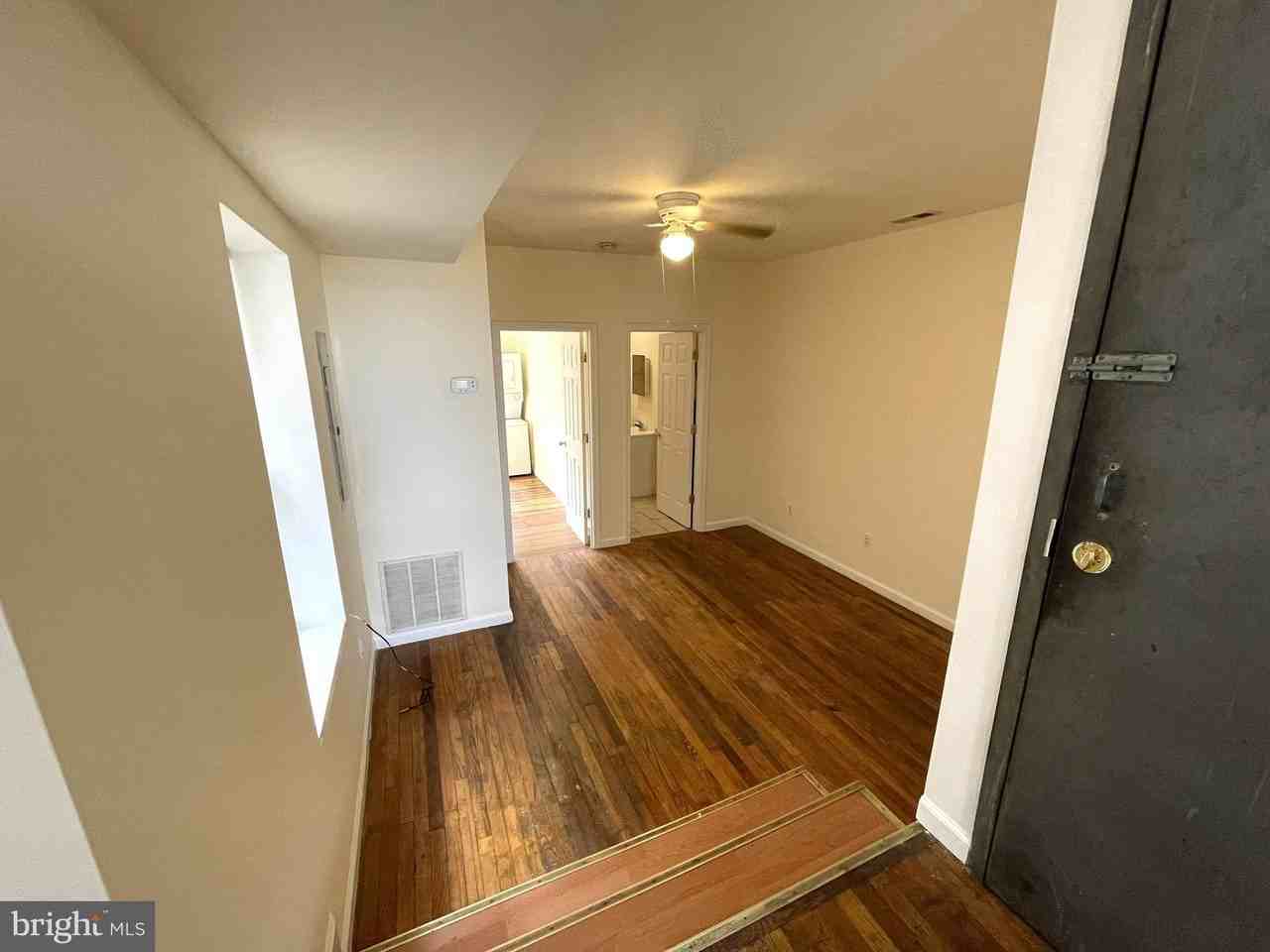 1021 N Caroline St #2 - Photo 3 of 24
