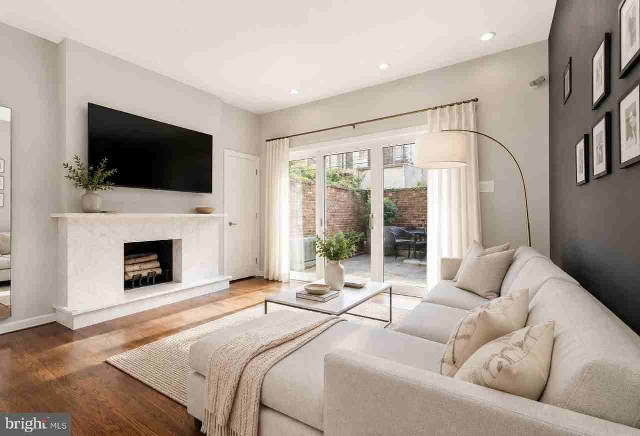 1725 Lombard St - Photo 2 of 5
