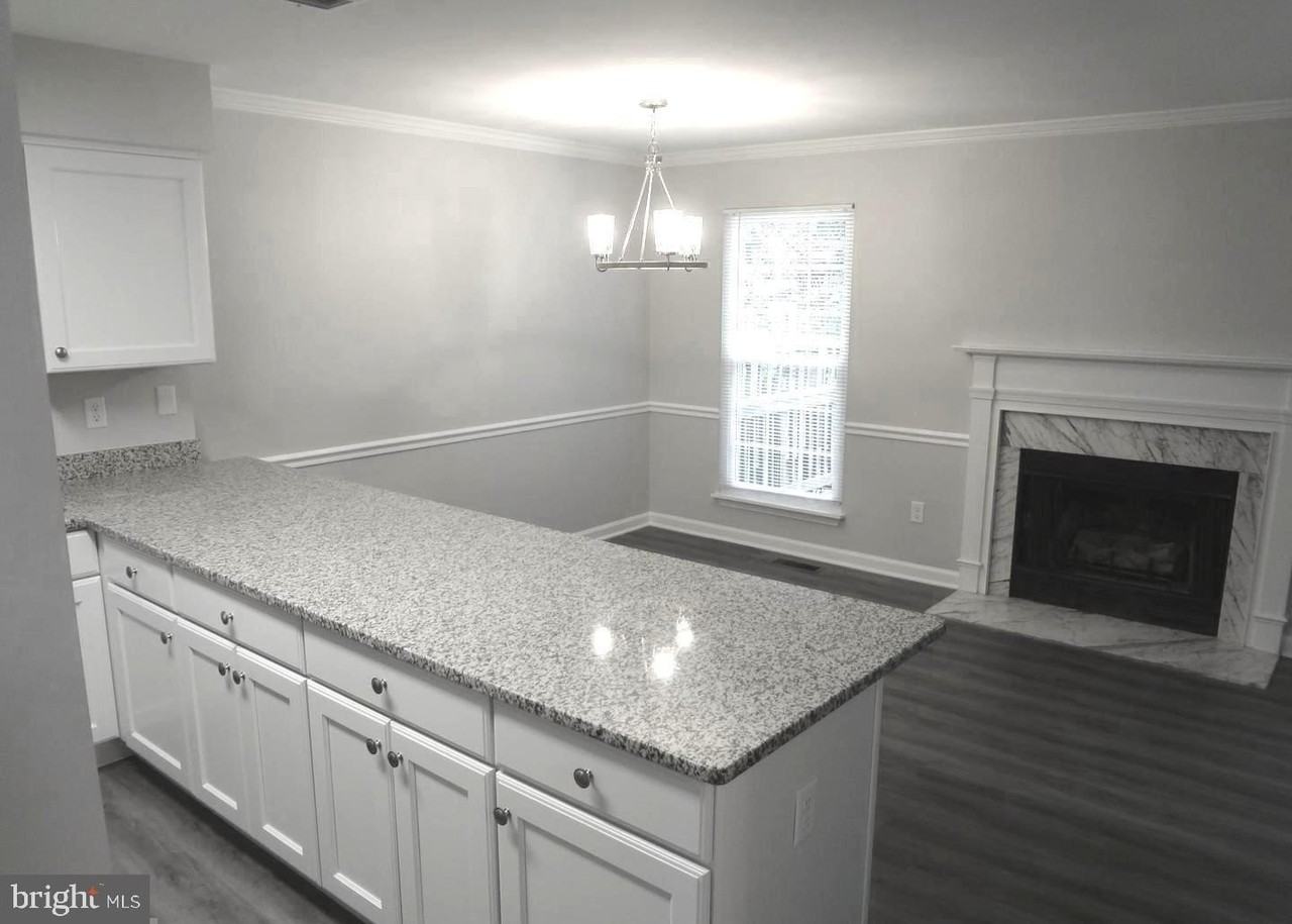 309 Bentley Ct - Photo 4 of 16