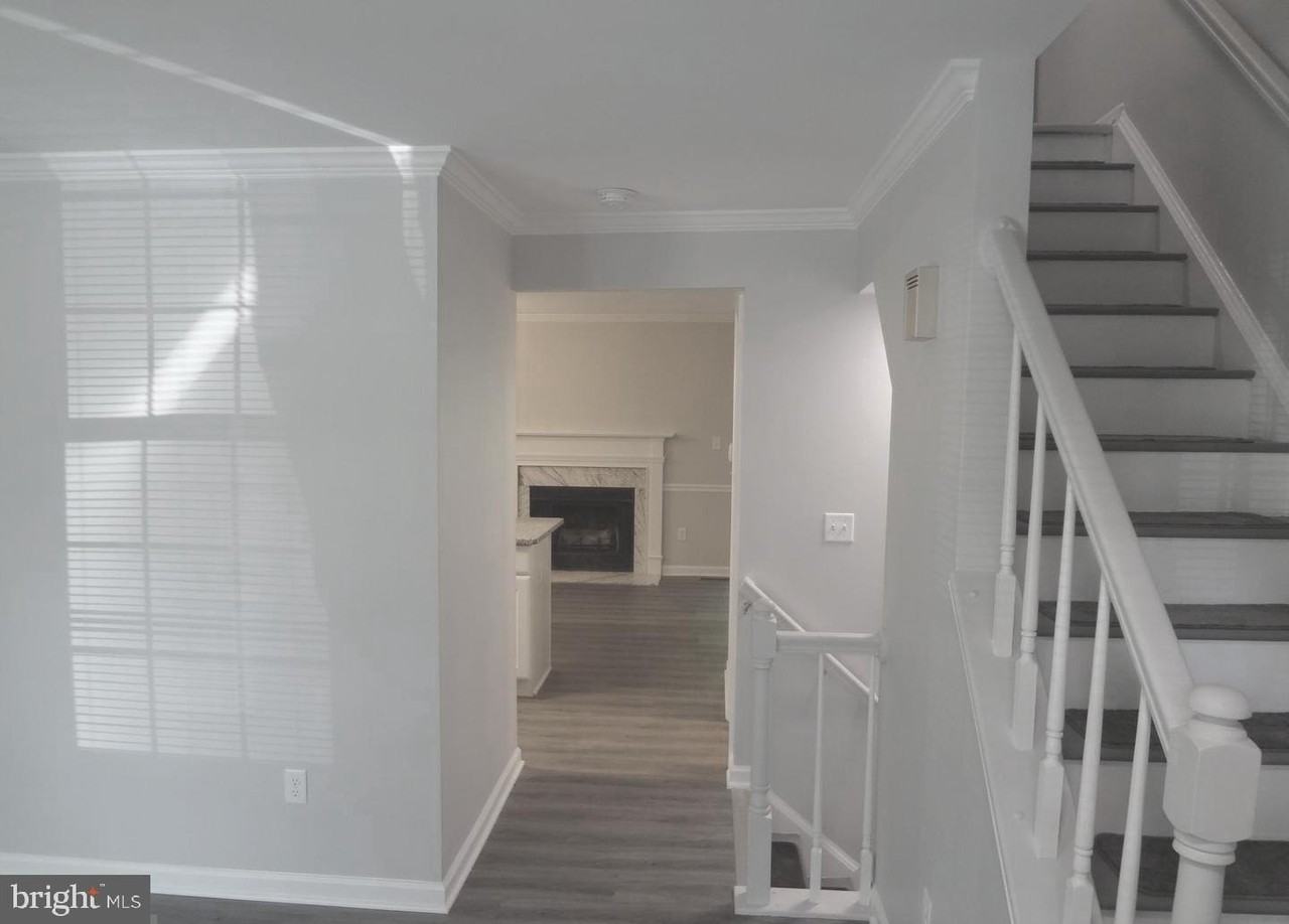 309 Bentley Ct - Photo 6 of 16