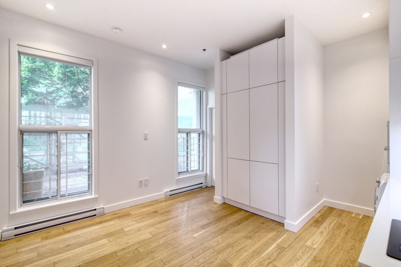 3455 Aylmer - Photo 5 of 50