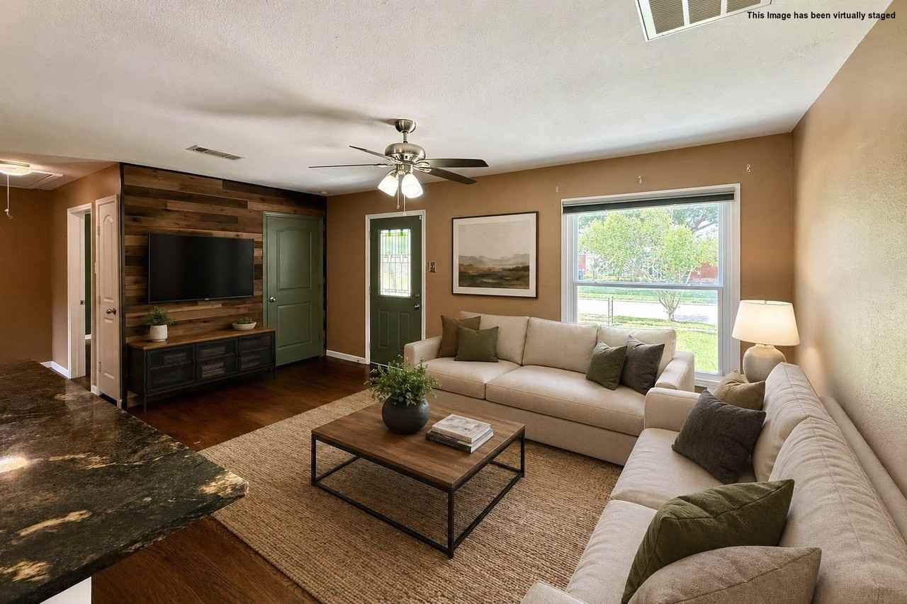 10518 Desdemona Dr - Photo 3 of 15