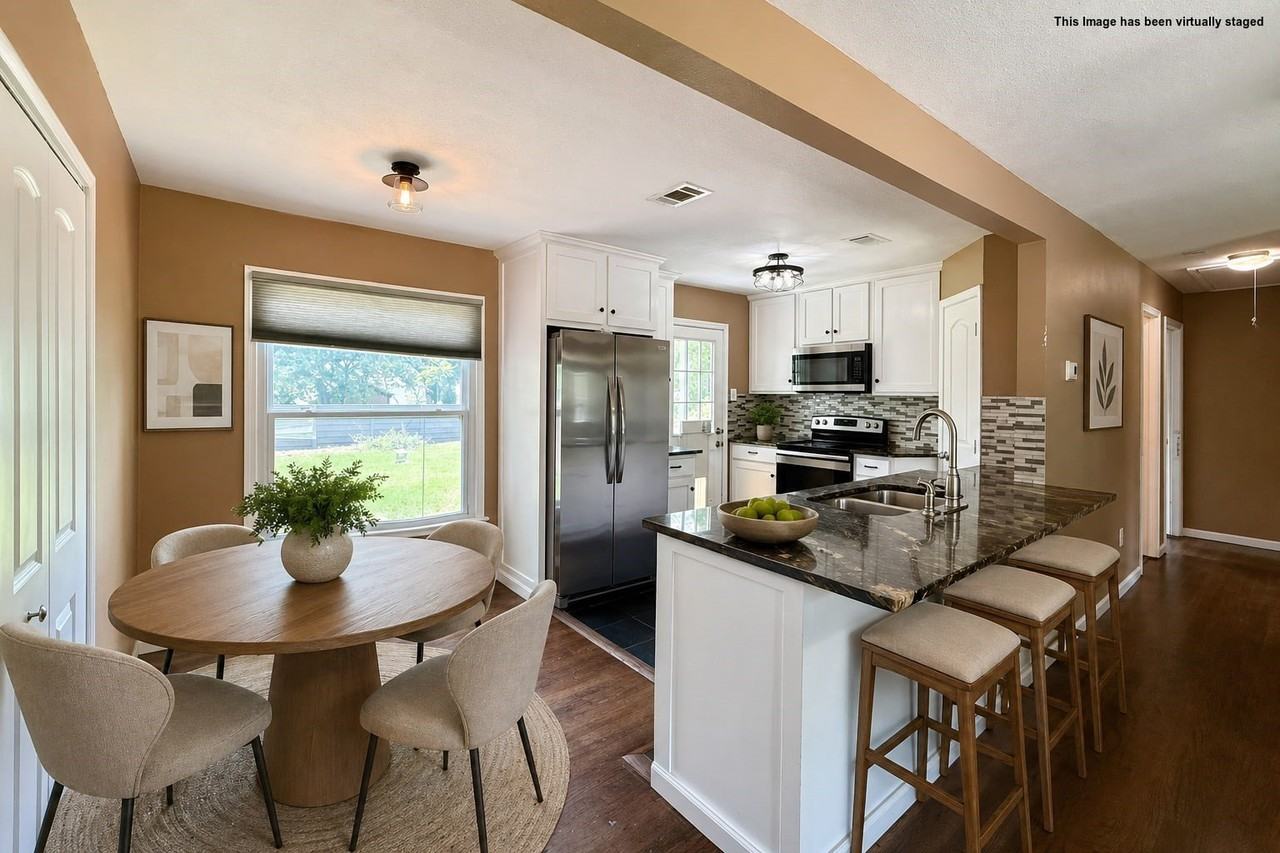 10518 Desdemona Dr - Photo 4 of 15