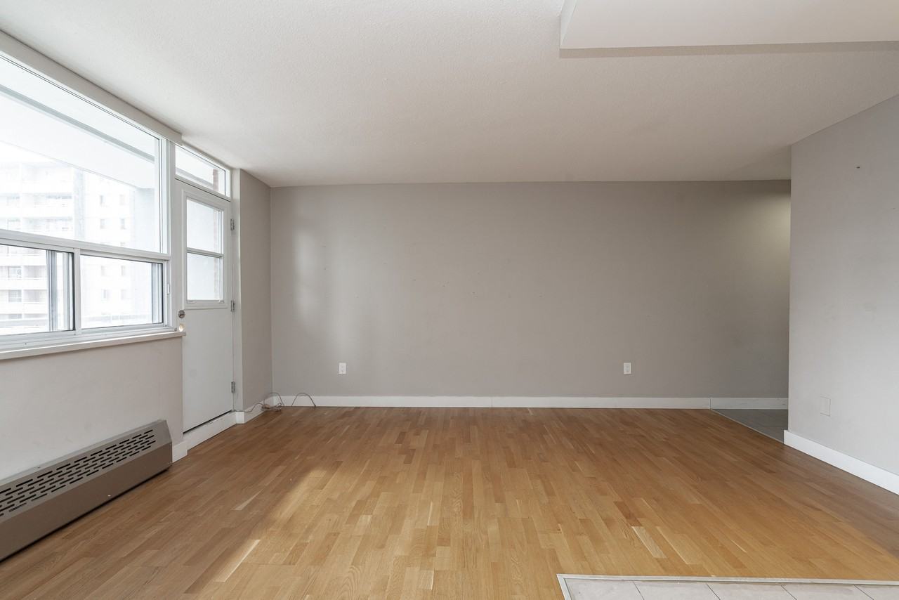 230 Oak Street - Photo 3 of 50