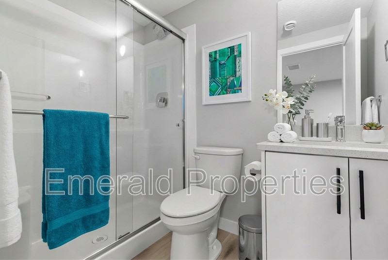 10441 132 St NW - Photo 6 of 20