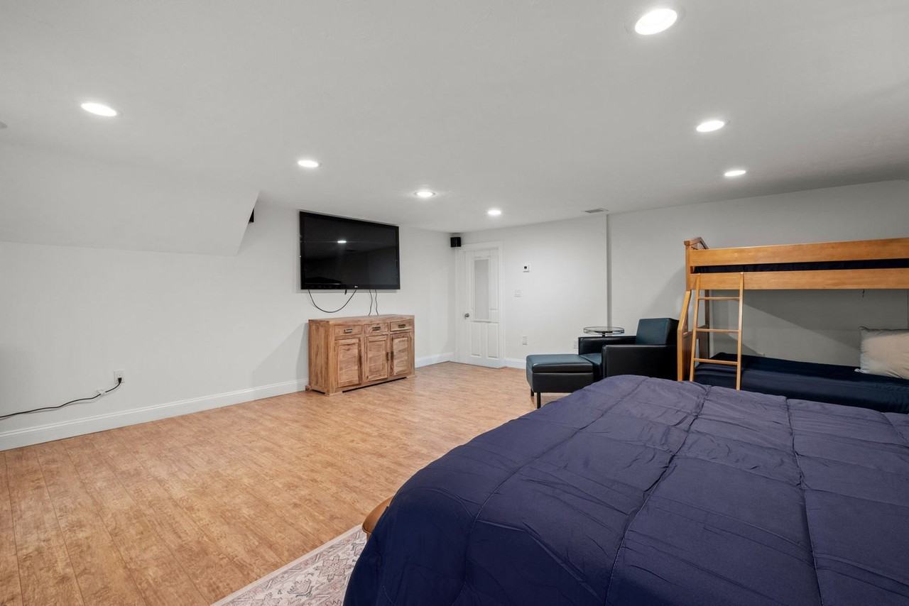 16 Depot St #1262027P - Photo 7 of 22