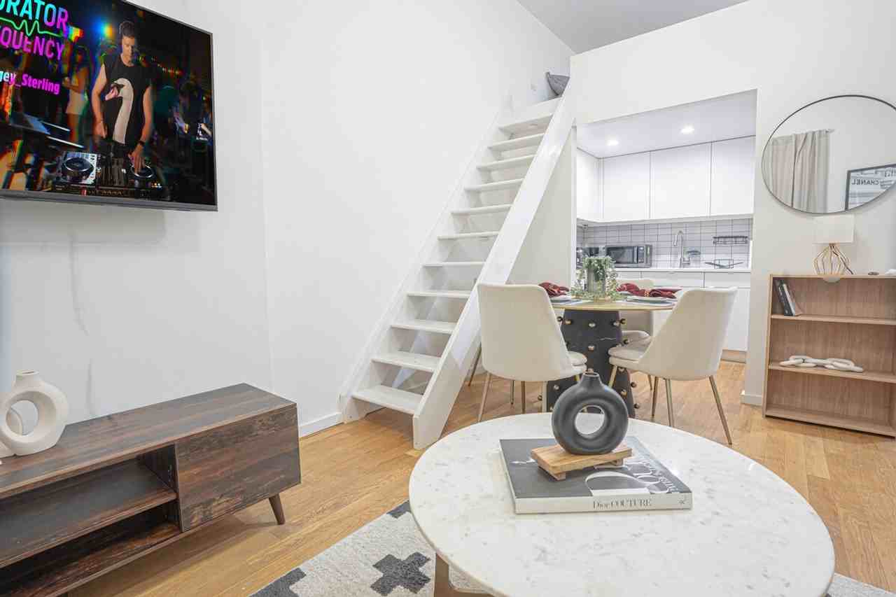 703 Jefferson Ave #1359077P - Photo 4 of 13