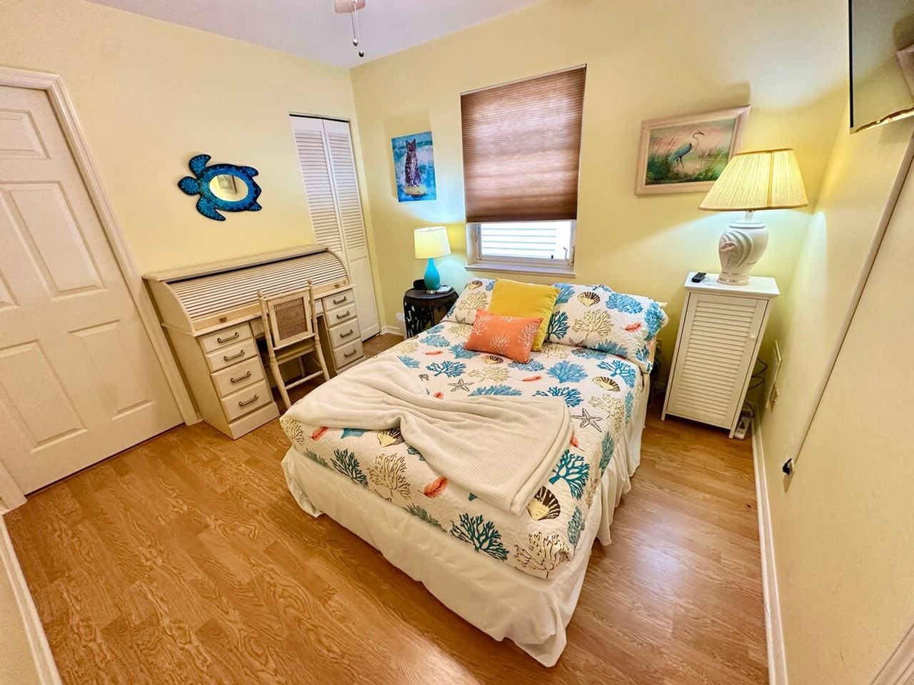 2083 Nettles Blvd #1537498P - Photo 3 of 16