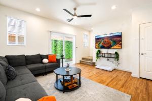 featured image of 817 E Roma Ave