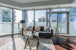featured image of 25 Grand Trunk Cres