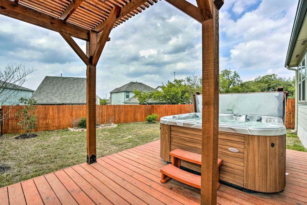 5603 Chestnut Xing #1545924P - Photo 4 of 35