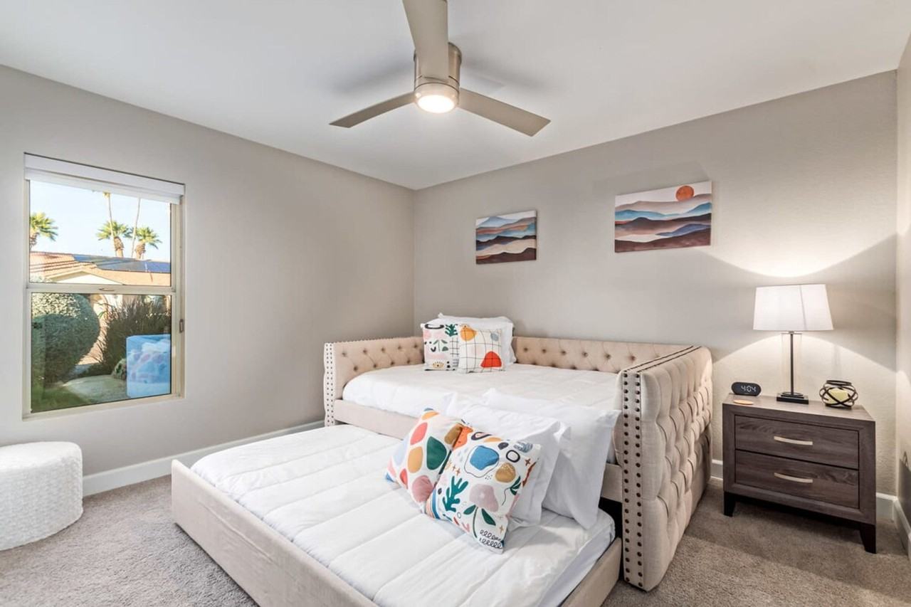6547 E Sharon Dr #1558599P - Photo 6 of 46