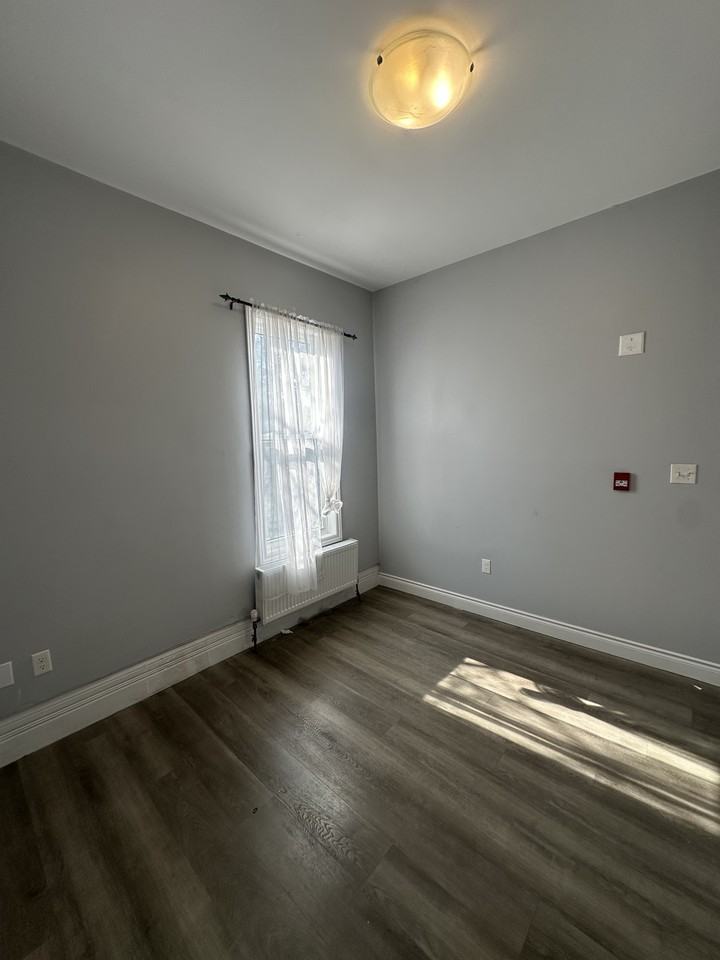 1010 1st Avenue 'A' West - Photo 5 of 15