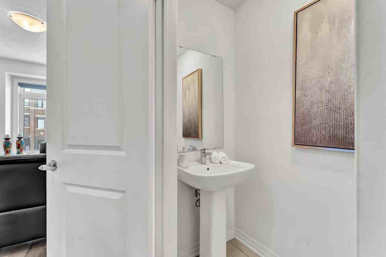 585 Colborne St #1504442P - Photo 6 of 47