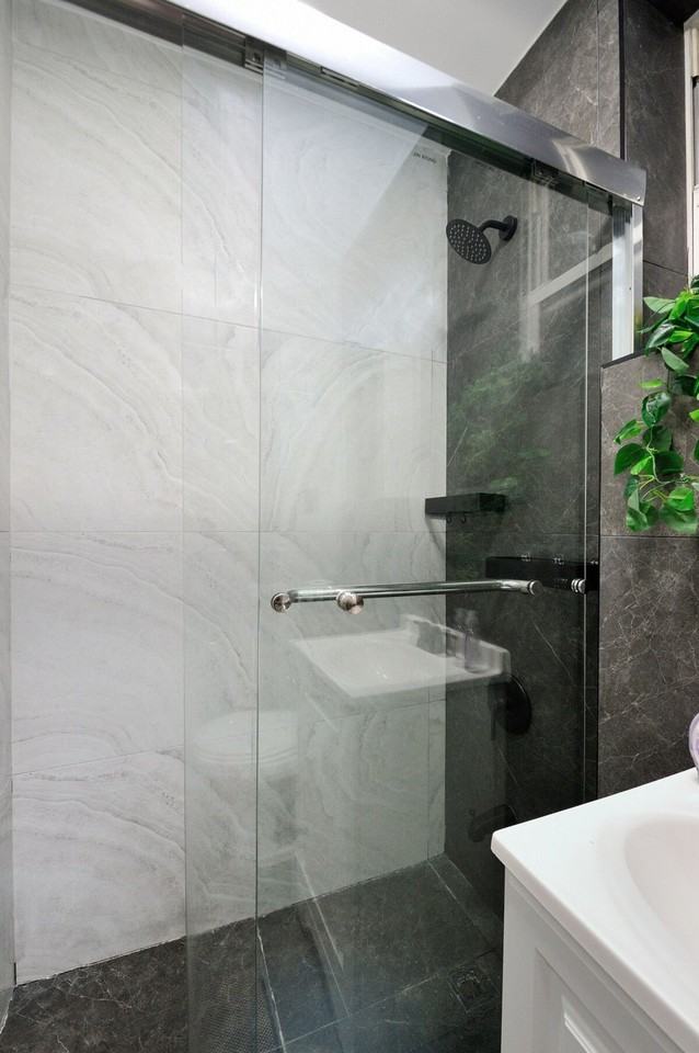 309 W 43rd St #1560796P - Photo 5 of 15