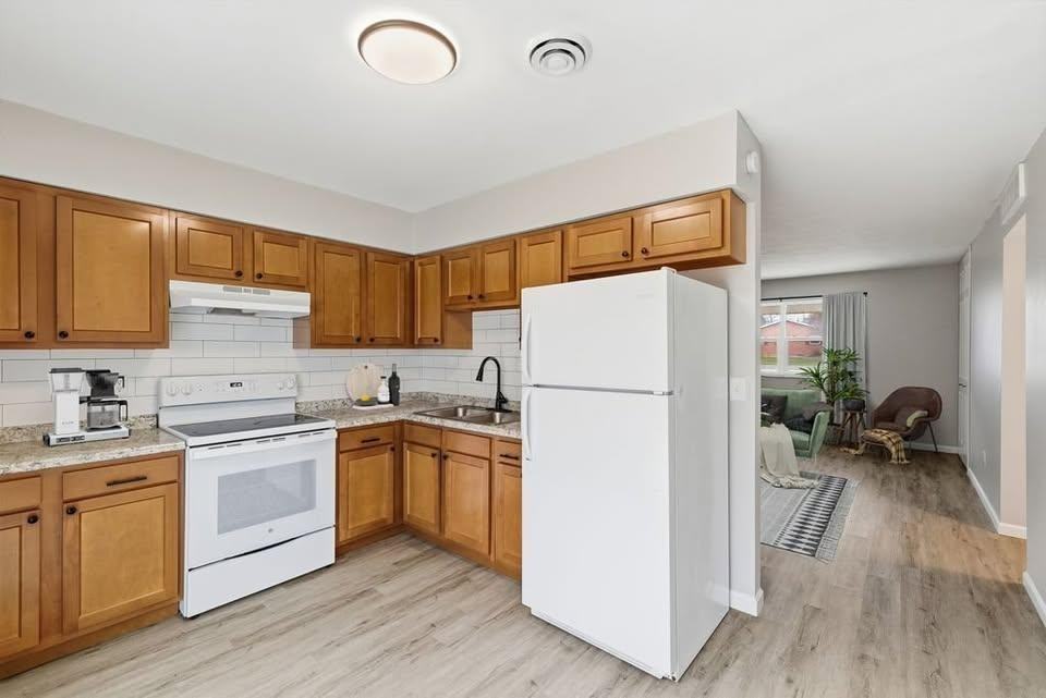 Lasalle Street Apartments - Photo 3 of 3
