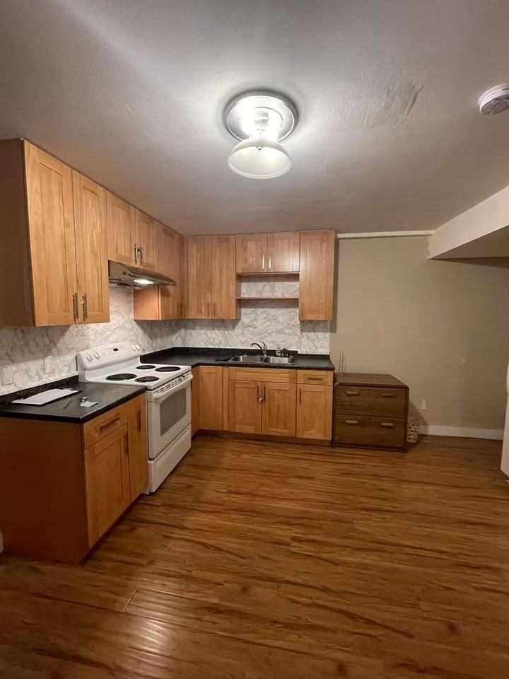 7000 115 Street - Photo 2 of 8