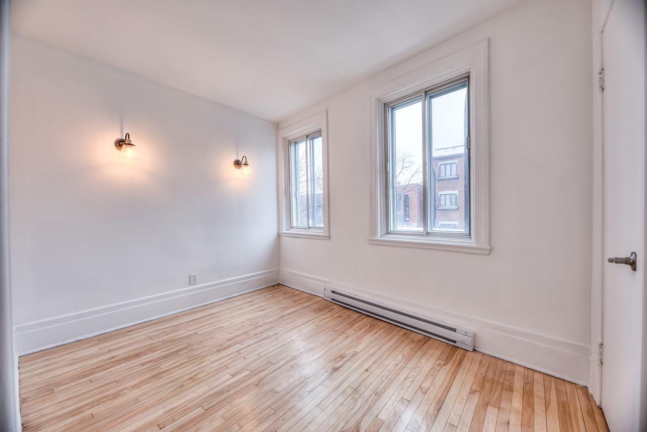 659 Rue Jarry E - Photo 4 of 11