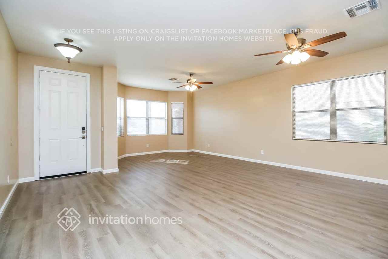 11458 E Ramblewood Ave - Photo 4 of 16