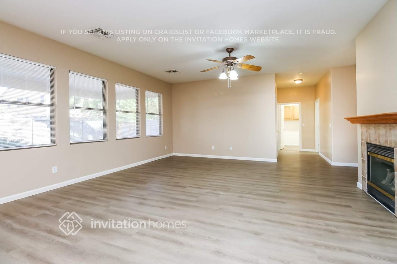 11458 E Ramblewood Ave - Photo 5 of 16