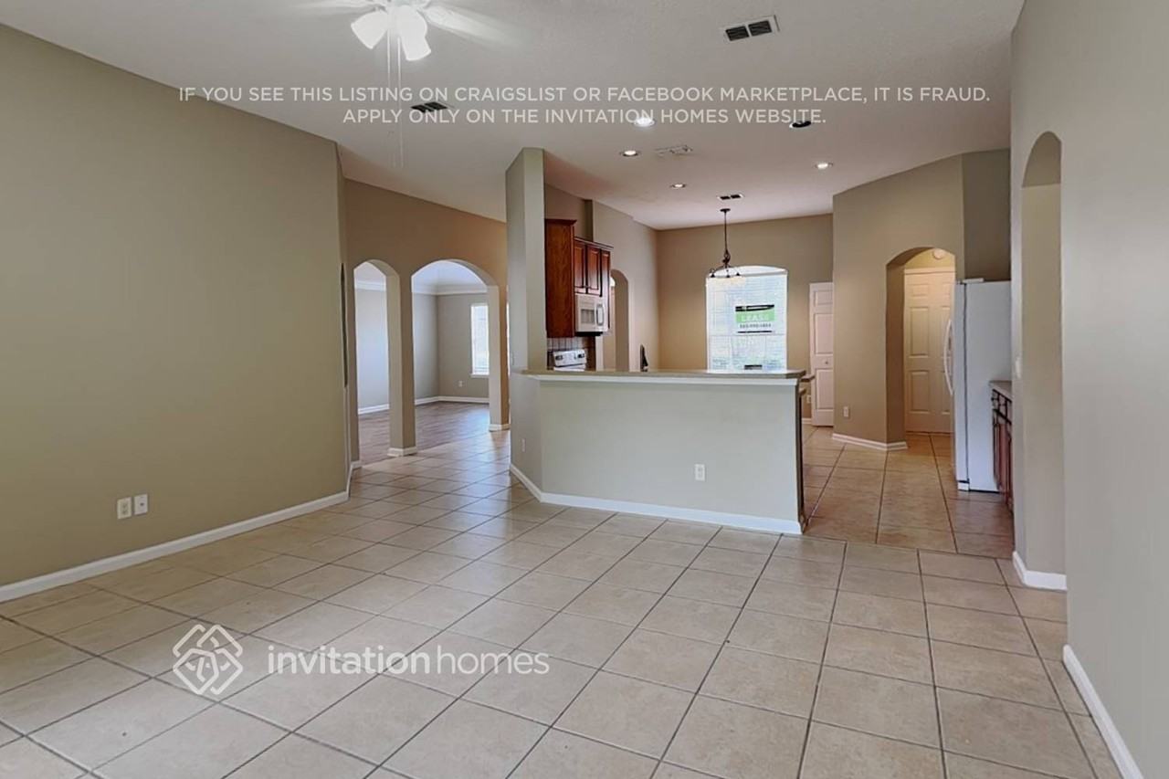 1033 Dunstable Ln - Photo 6 of 20