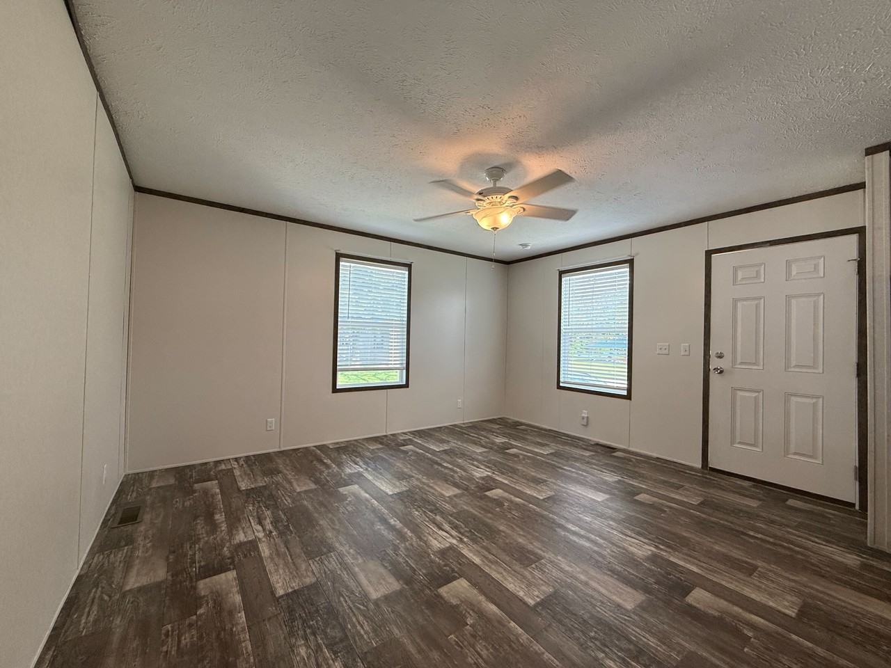 38029 Versailles St #49 - Photo 2 of 25